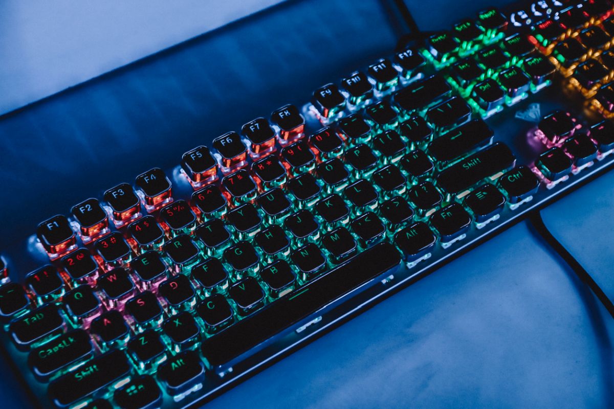 Gaming WireLess RGB Keyboard – Tenkeyless Design & Multicolor