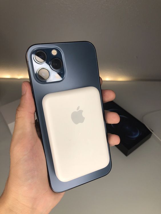 Apple MagSafe Battery Pack 10000mAh – Fast Wireless Portable Power Bank